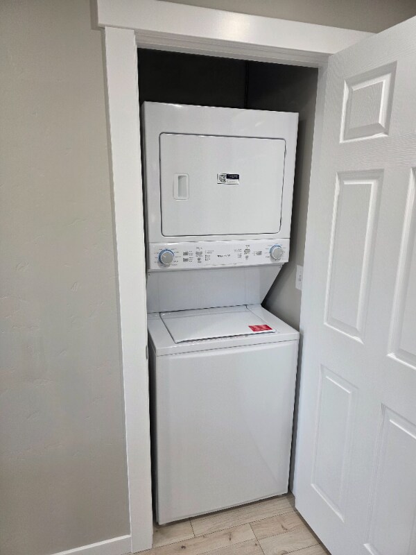 Building Photo - 6731 Saxton Ave