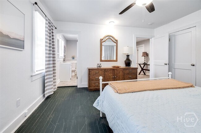 Building Photo - 1317 E 38th St