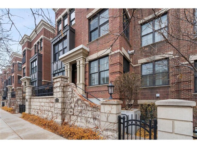 Building Photo - 1008 Portland Ave