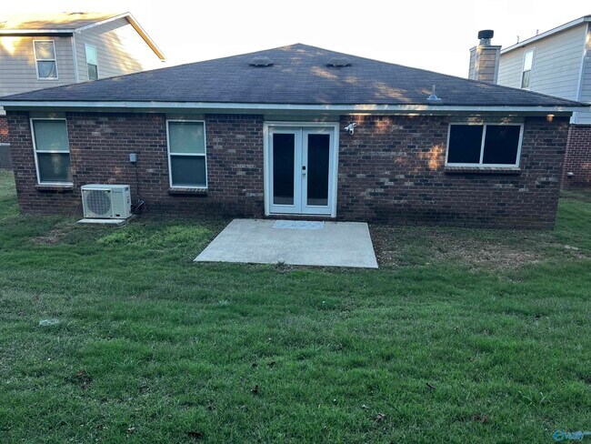 Building Photo - 163 Sagebrook Dr