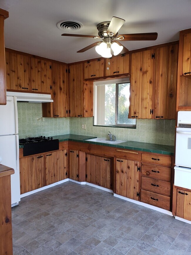 Building Photo - 4620