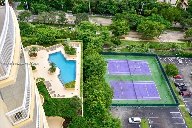 Building Photo - 2475 Brickell Ave