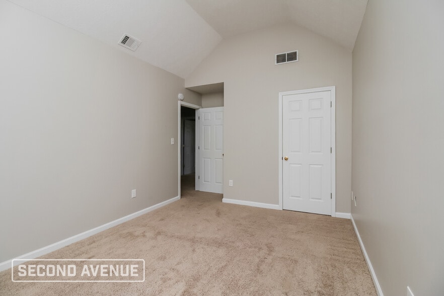 Building Photo - 5681 Spring Mill Cir