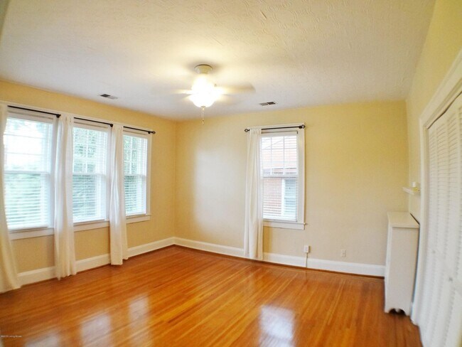 Building Photo - Beautiful 1BR condo in the Highlands- unit cannot be viewed until 5/28/2026