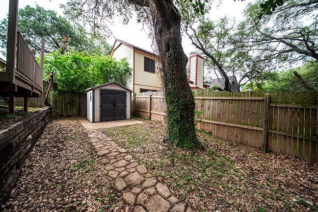 Building Photo - "Charming 3-Bedroom Sanctuary with 2 Full ...