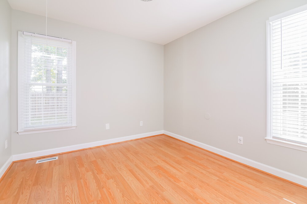 Building Photo - 998 St Catherines Dr