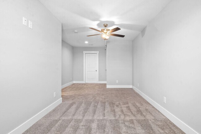 Building Photo - 1065 Veridian Dr