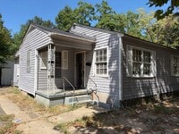 Building Photo - 2726 Lakehurst Ave