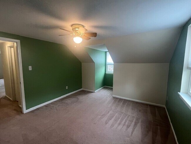 Building Photo - LOVELY CAPE COD WITH 4 BEDS, 2 BATHS AND G...