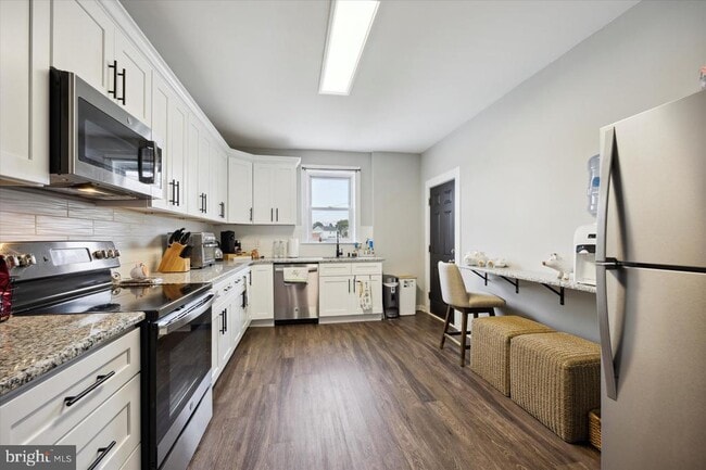 Building Photo - 443 Depot St