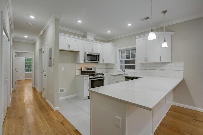 Building Photo - 16 Grant Ave