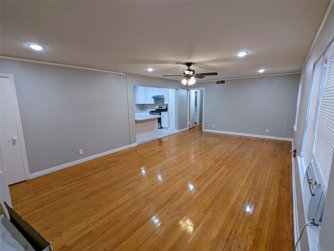 Building Photo - 4714 Oakshire Dr