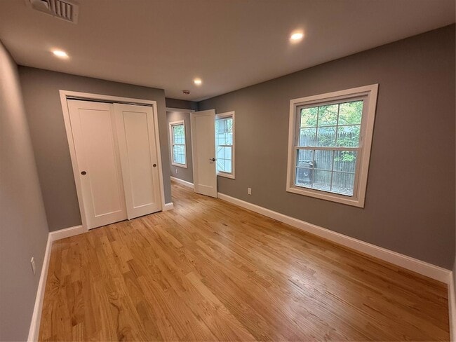 Building Photo - 64 Haymaker Ln