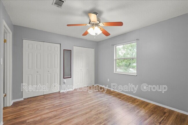 Building Photo - 11406 Bedford Oaks Dr