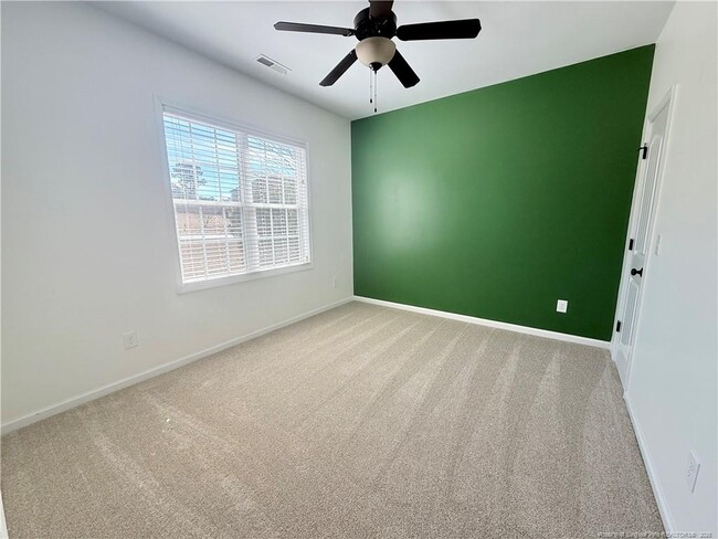 Building Photo - 352 Old Field Loop