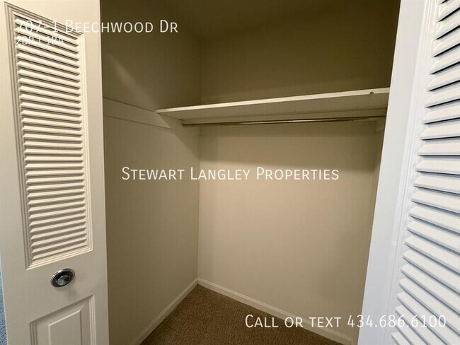 Building Photo - 707 Beechwood Dr