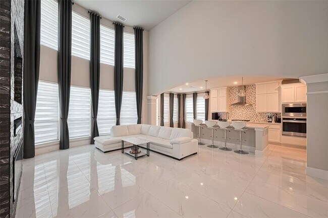Building Photo - 12115 Ballshire Pines Dr