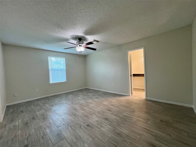 Building Photo - 11842 S Fairhollow Ln
