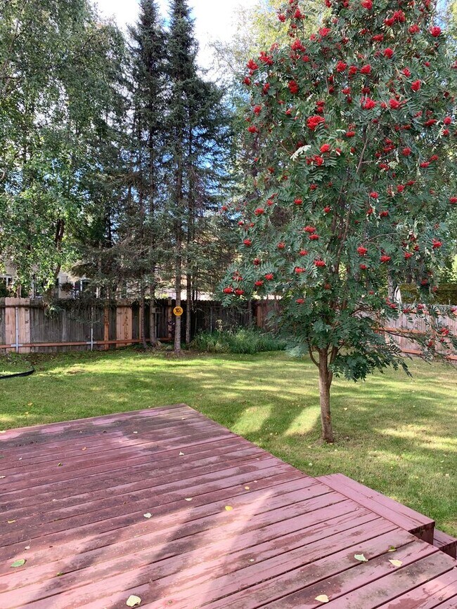 Building Photo - Oceanview 3BR 2.5BA | HUGE GARAGE | Washer & Dryer  | Dogs OK! >>> AVAILABLE NOW!