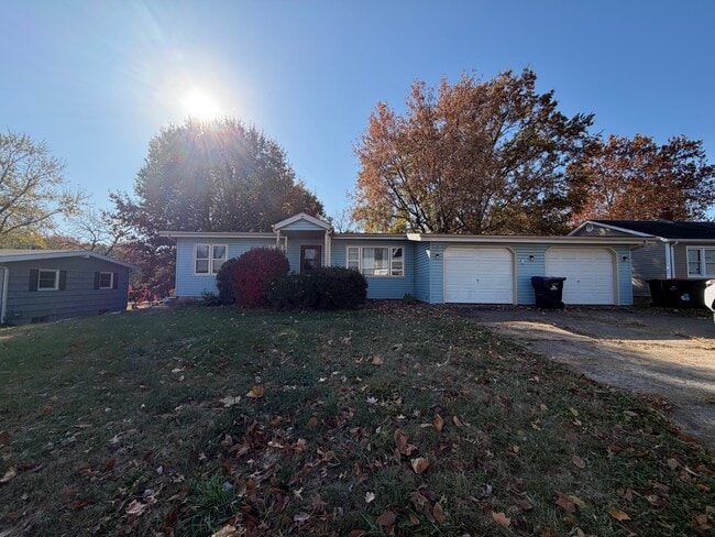 Building Photo - 618 Christopher St