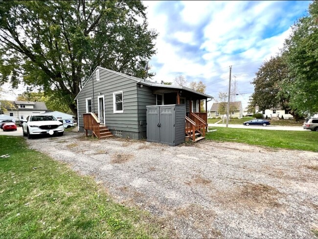 Building Photo - Single-Family Home Minutes from Saint Mary's!