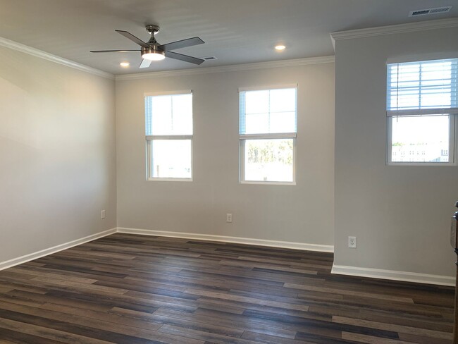 Building Photo - New Townhome In Amazing Apex Location, 3 B...