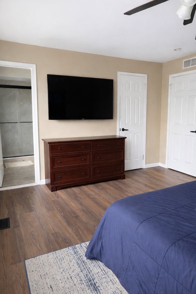 Building Photo - 230 Perth Hill Ct