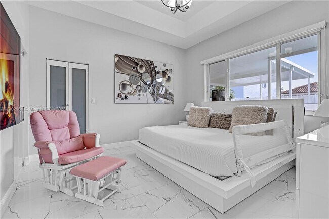 Building Photo - 15822 SW 140th St