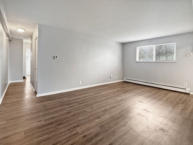 Building Photo - 531 W 20th St