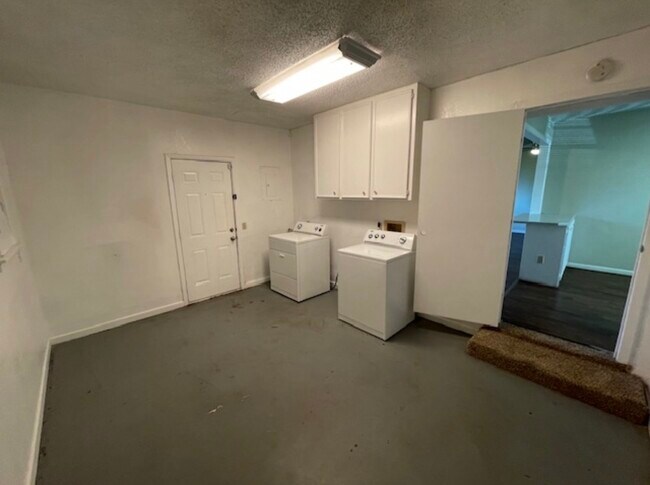 Building Photo - 3410 33rd St