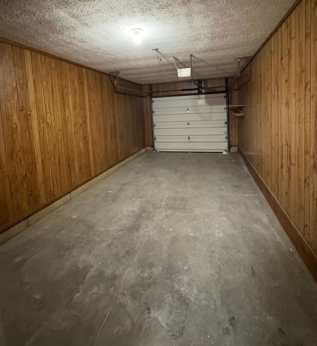 Building Photo - Beautiful Duplex on West Charter