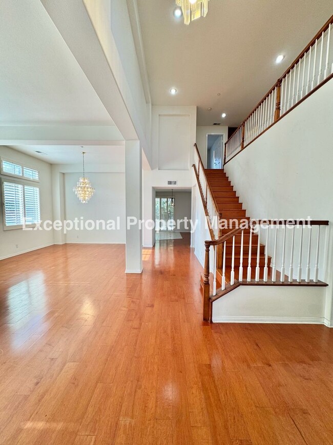 Building Photo - Ready to move in 4 bedroom 4 bath home!