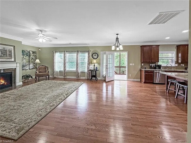 Building Photo - Earn Wealth While Leasing - Like a Homeown...