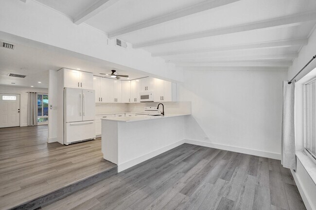 Building Photo - 1738 NE 52nd St