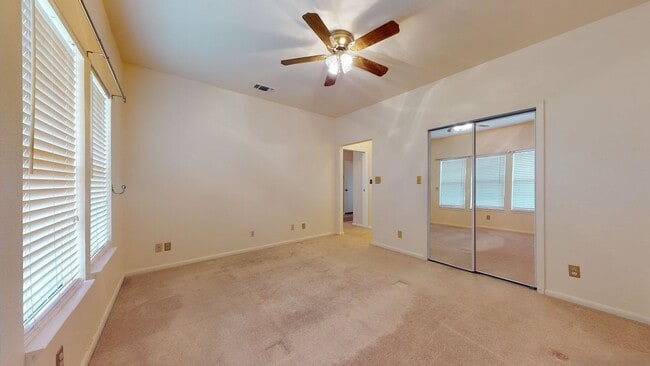 Building Photo - 1371 Nightingale