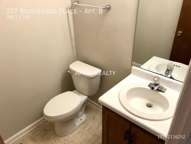 Building Photo - 207 Bridgefield Pl
