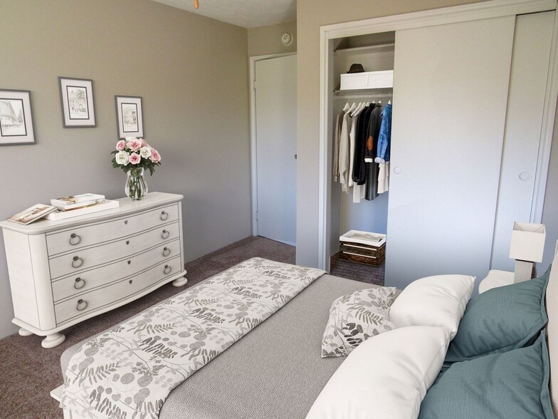 Interior Photo - Country Club Village