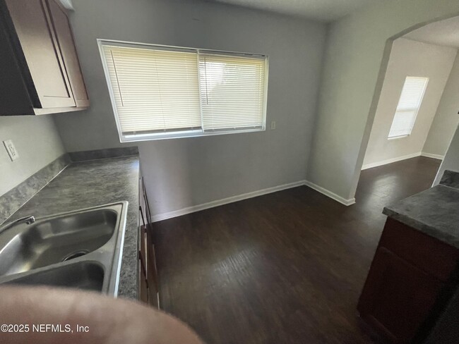 Building Photo - 5824 Yellow Pine Dr