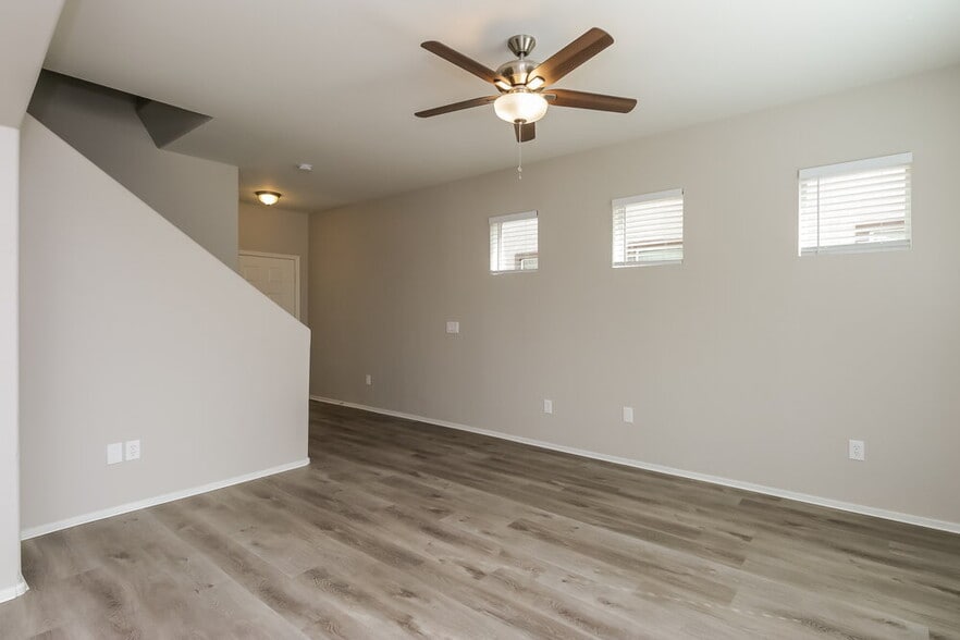 Building Photo - 4025 W Park St