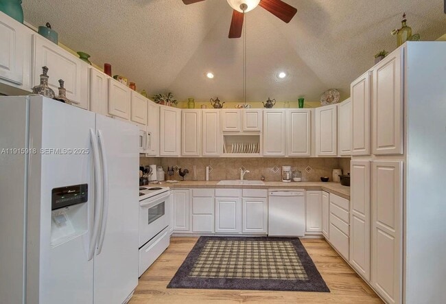 Building Photo - 3900 W 17th St