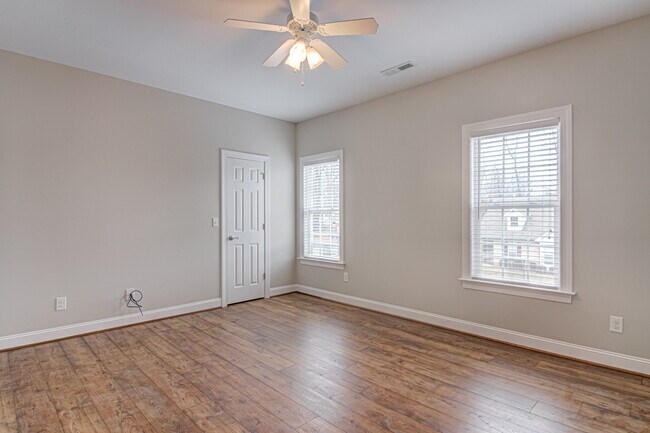 Big Second Bedroom equitant to Master Bedroom - 4 Nandina Dr