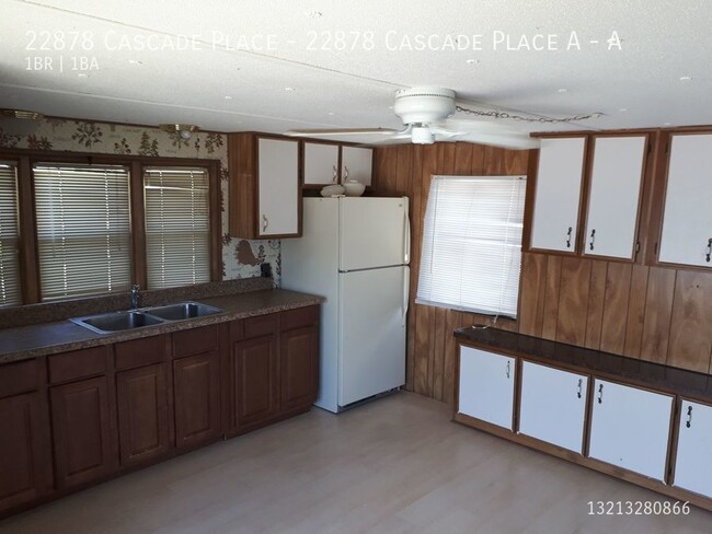 Building Photo - Large Studio Apartment in Mobile Home Comm...