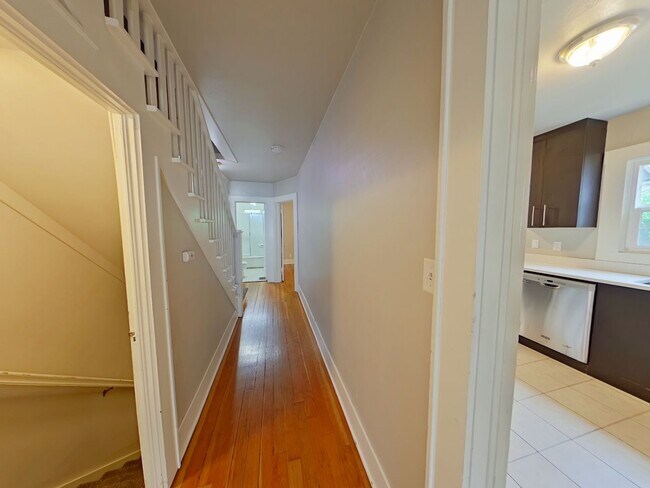 Building Photo - 2217-2219 NW Van Buren Ave