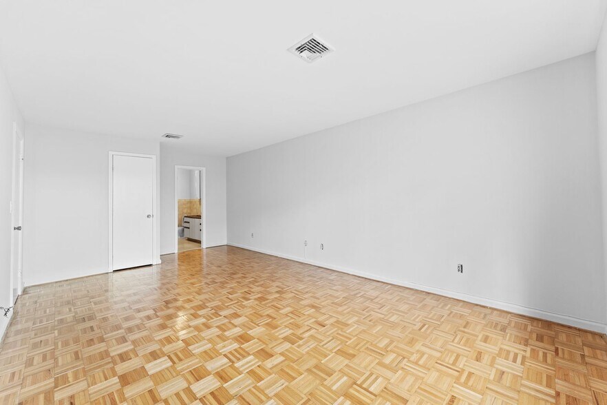 Building Photo - 314 Palisade Ave