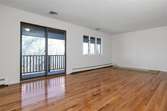 Building Photo - 14 Longview Ct
