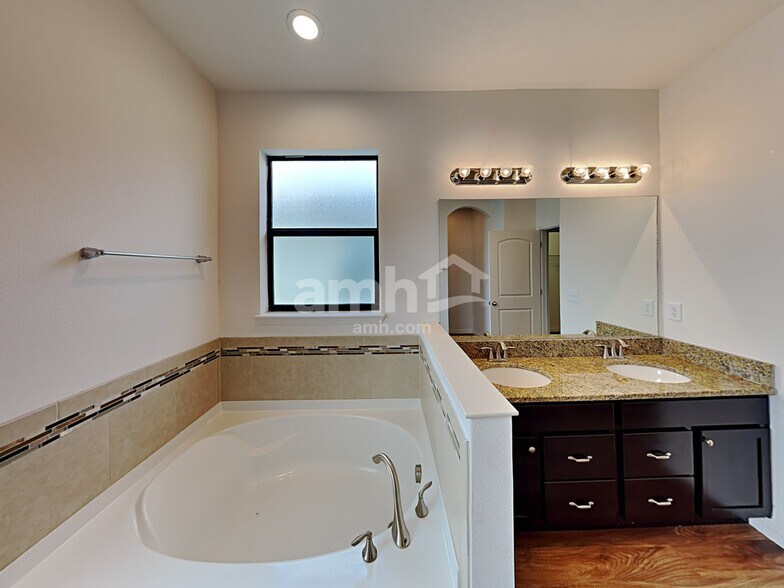 Building Photo - 11904 Winterset Cove Dr