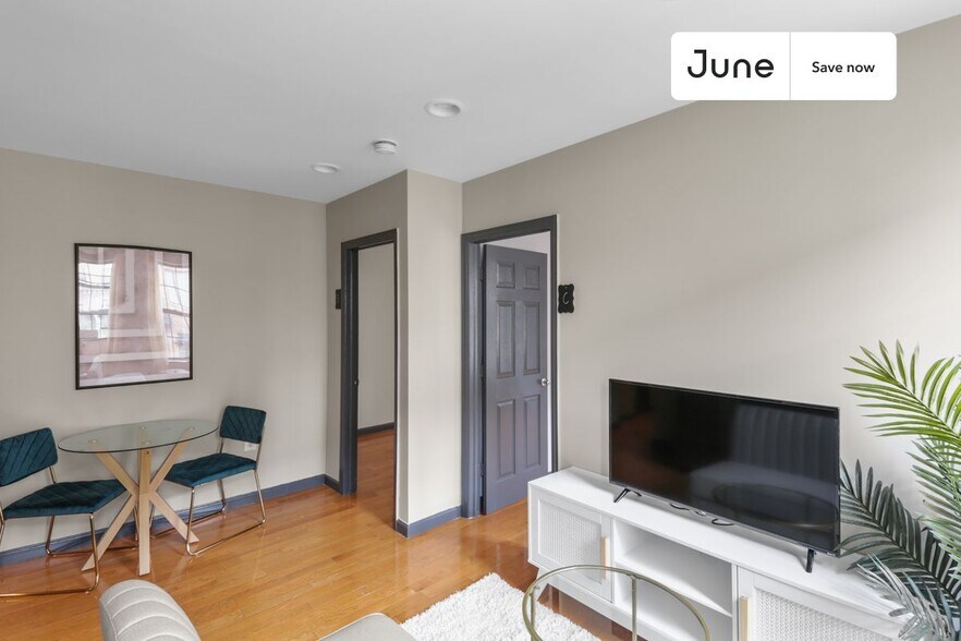 Building Photo - 226 E 7th St