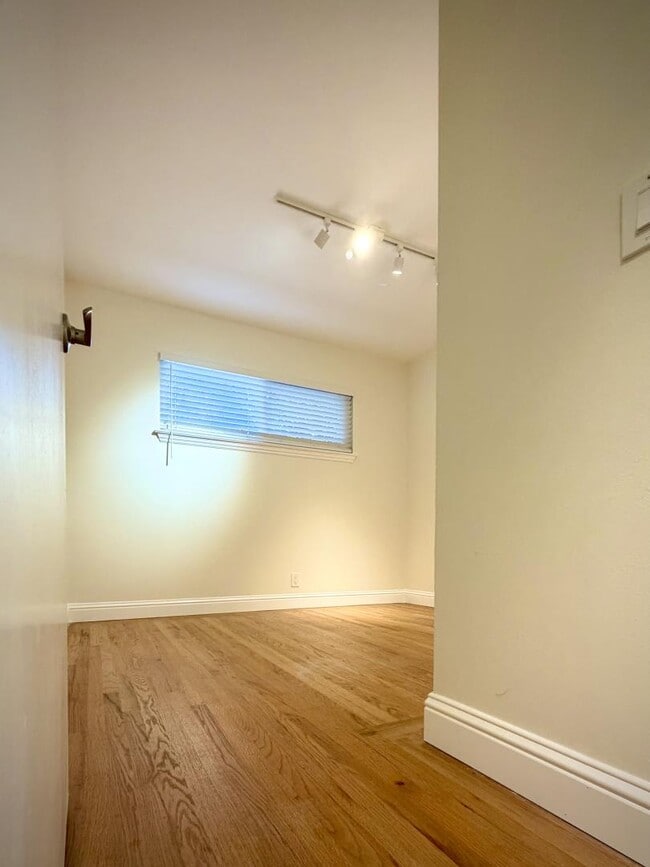 Building Photo - 673 Georgia Ave