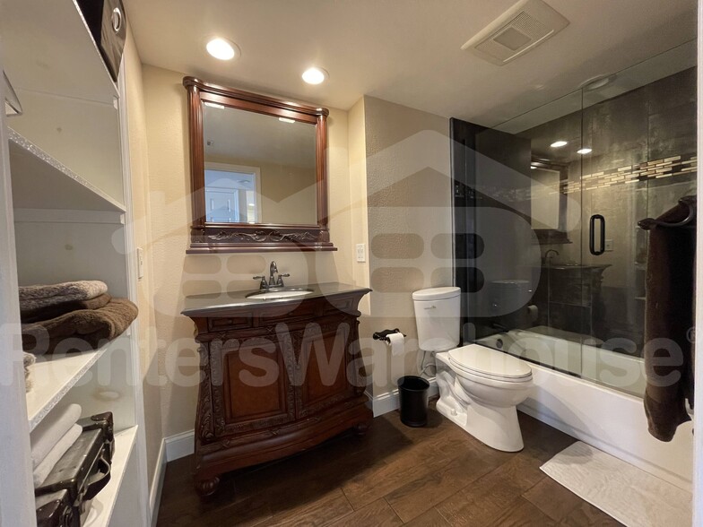 Building Photo - 51 Island Way