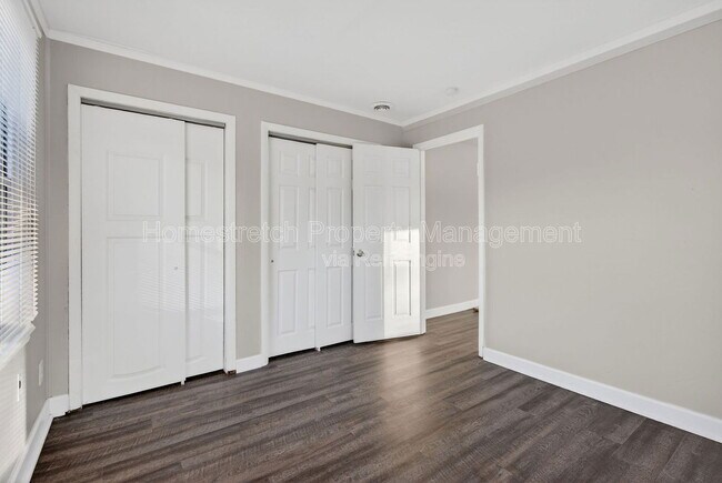 Building Photo - 9868 Lorna Ln